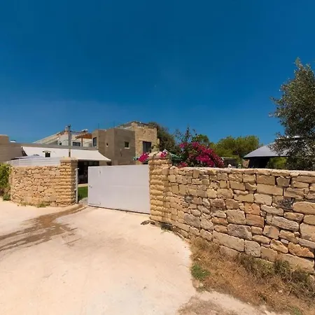 Marsaxlokk Farmstay Equine Centre Birzebbuga Exterior photo
